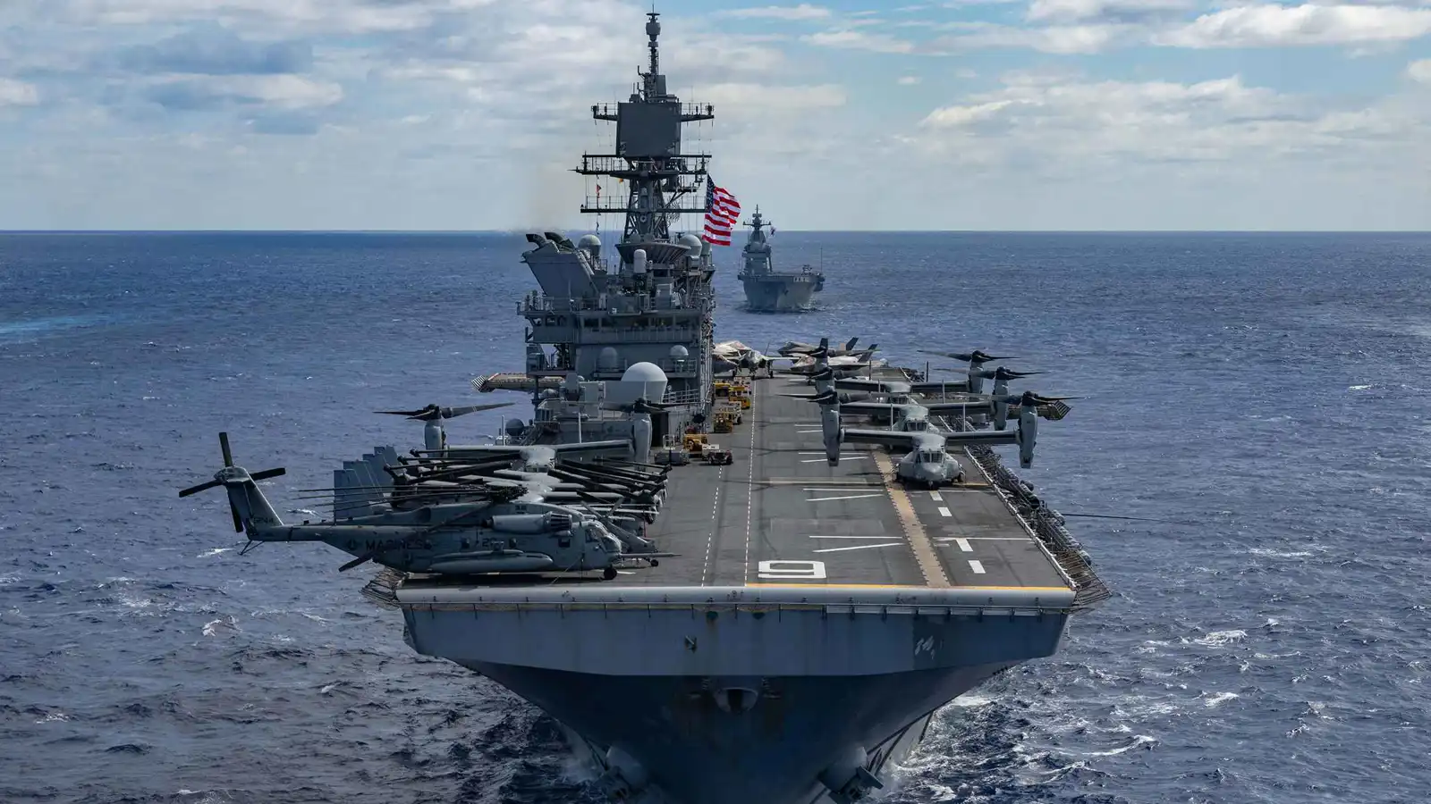 تحشيد غير مسبوق وتلويح بتدخل بري.. ما أبعاد التصعيد الأمريكي في الكاريبي؟