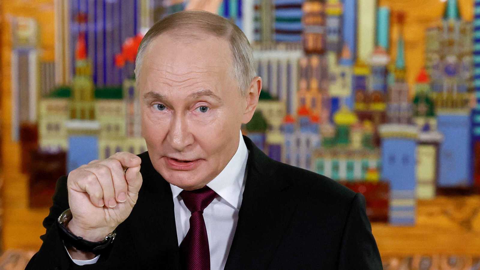 بوتين يعفي سفير روسيا لدى بولندا من منصبه