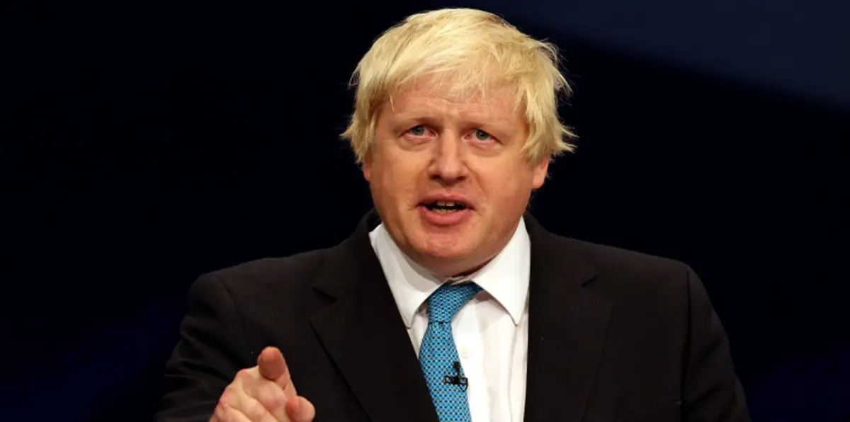 هل سمع بوريس جونسون صوت الحكمة حين مرّ بقوس ماركوس أورليانوس بطرابلس الليبية؟