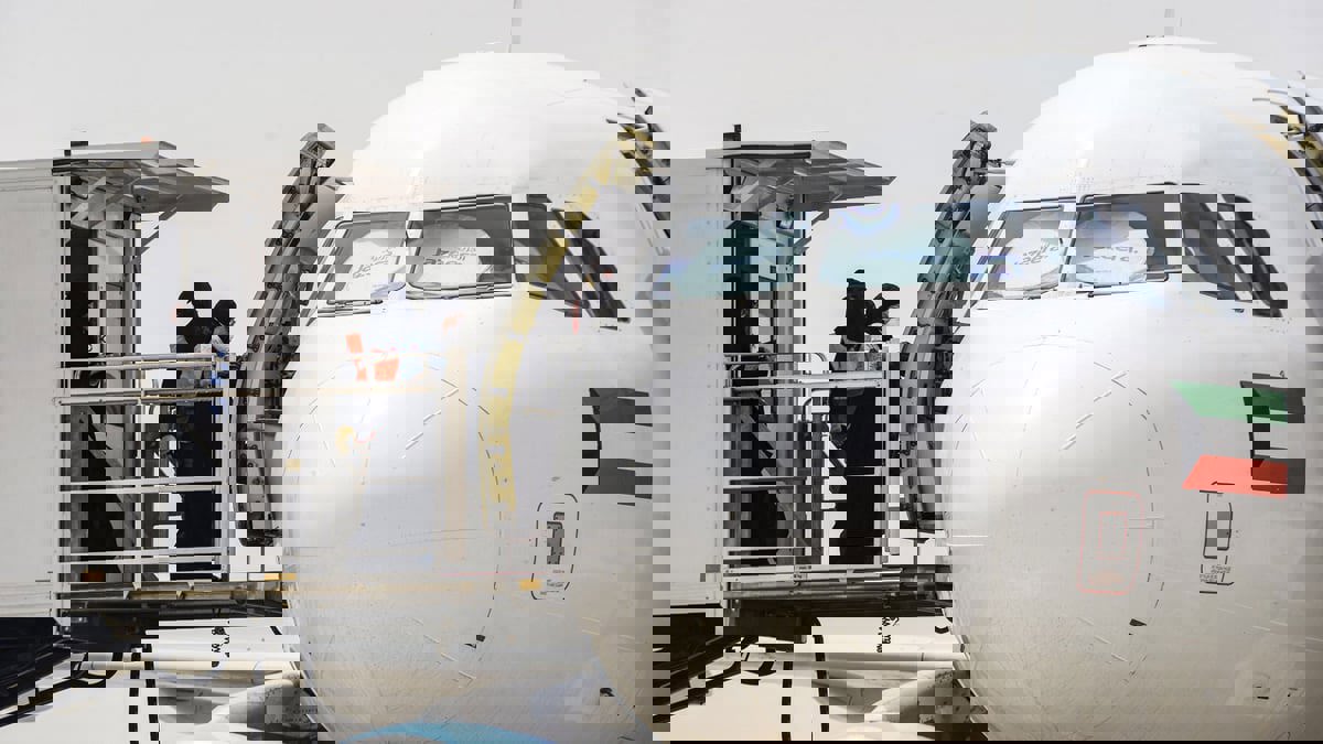 بعد العراق.. عاصفة غبارية تعلّق حركة الملاحة في الكويت