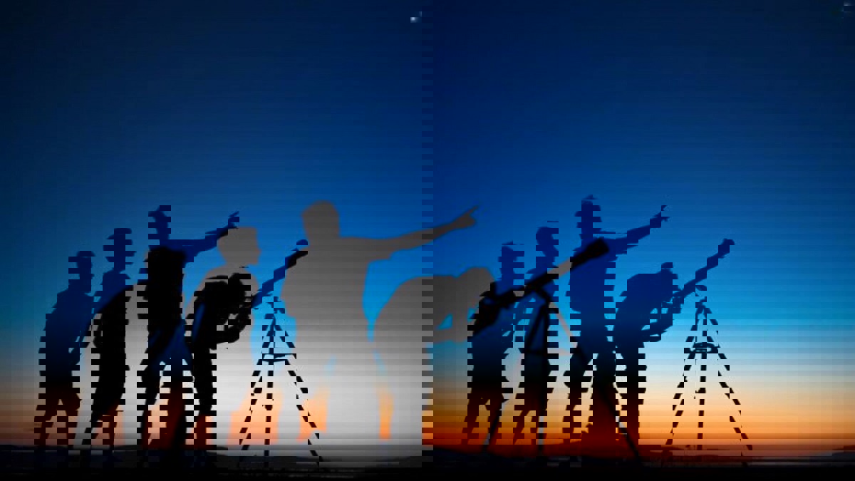 توقعات فلكية: عيد الفطر يوم الأربعاء