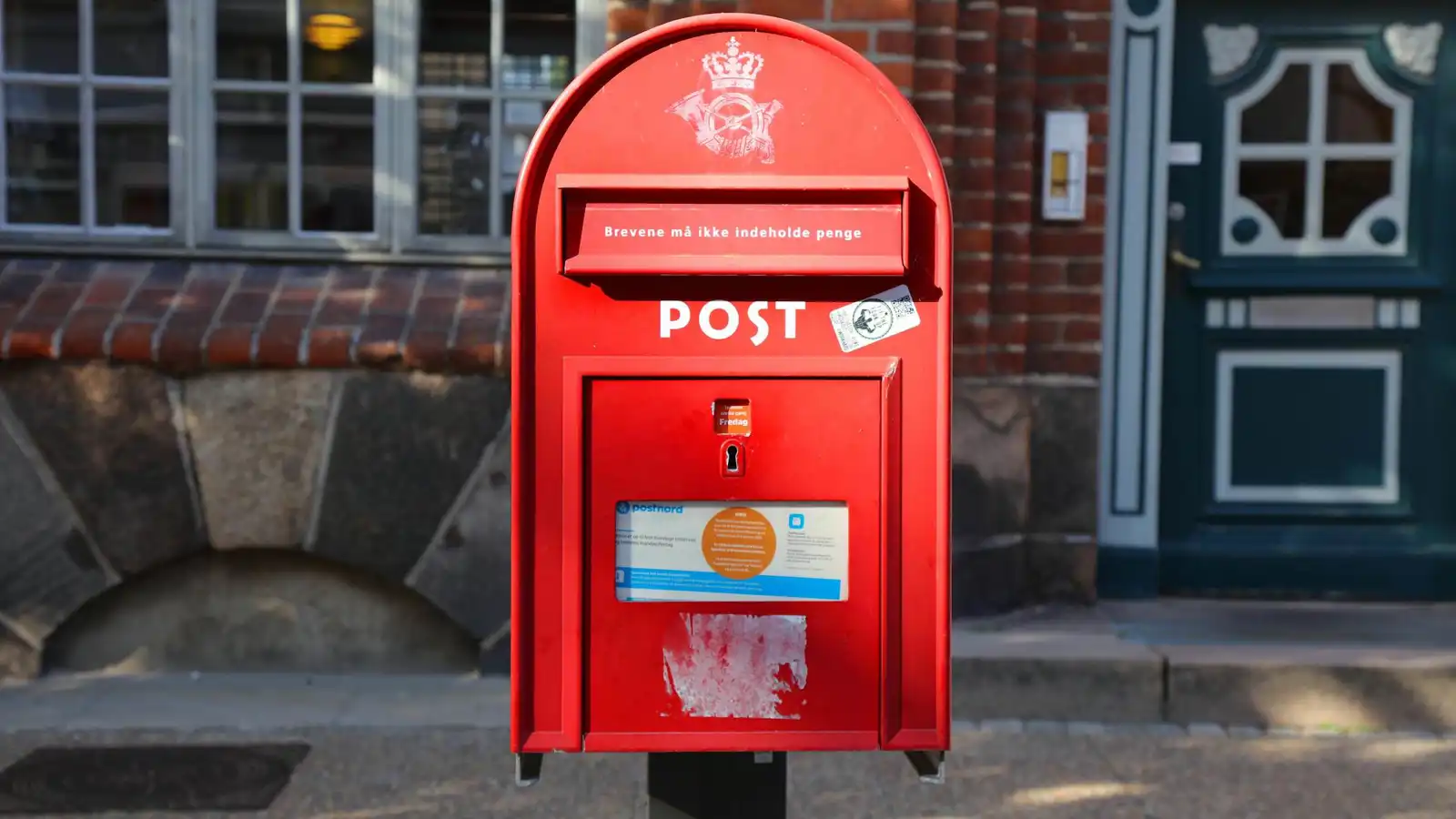بعد أربعة قرون.. الدنمارك تُغلق البريد العام (فيديو)