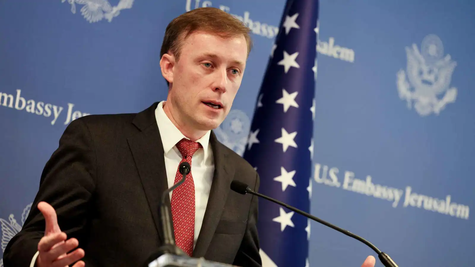 مستشار بايدن يطالب بفرض حظر تصدير السلاح إلى إسرائيل