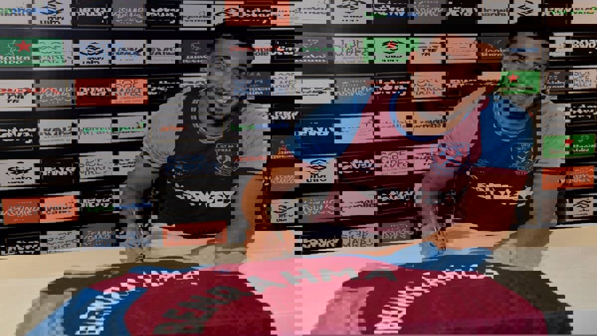 وست هام يعلن رسميا انضمام الجزائري سعيد بن رحمة (شاهد)