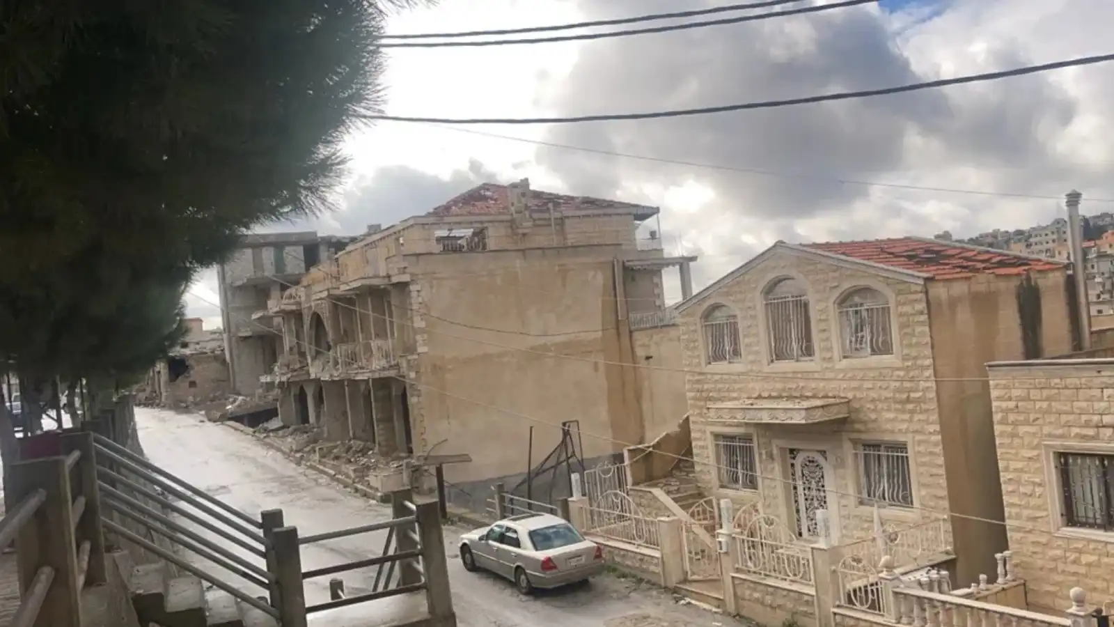 الجيش اللبناني ينفذ عمليات كشف على منازل في جنوب لبنان