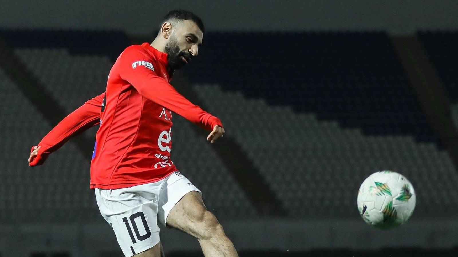 زملكاوي وكان يتمنى اللعب بجوار شيكابالا.. زميل محمد صلاح يفجر مفاجأة