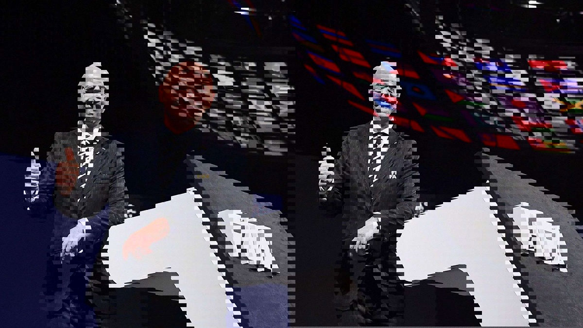 إنفانتينو محذرا من استئناف نشاط كرة القدم: تصرف غير مسؤول