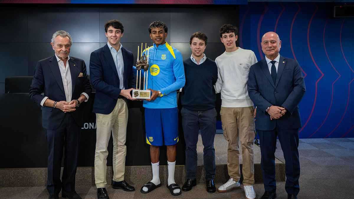 ما هي جائزة ألدو روفيرا التي حسمها لامين يامال؟ 