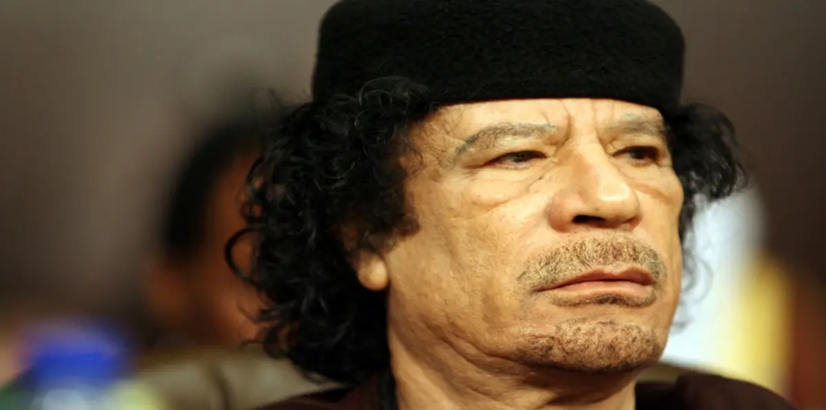 أسرة القذافي تقاضي كتّابًا ومسؤولين ليبييّن سابقين