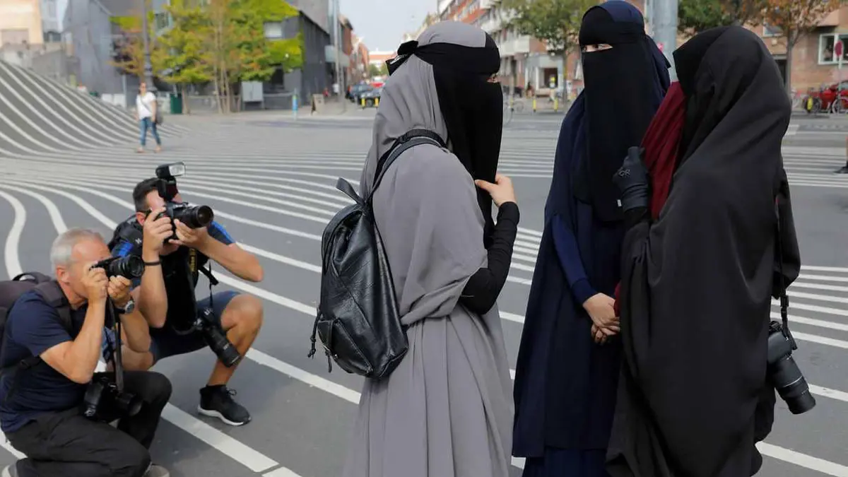 سويسرا تحث الناخبين على رفض حظر البرقع والنقاب في استفتاء مارس