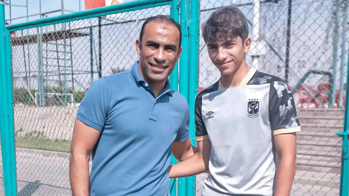 "كأني لم أسمع".. رد صارم من سيد عبد الحفيظ حول انتقال ابنه إلى الزمالك (فيديو)