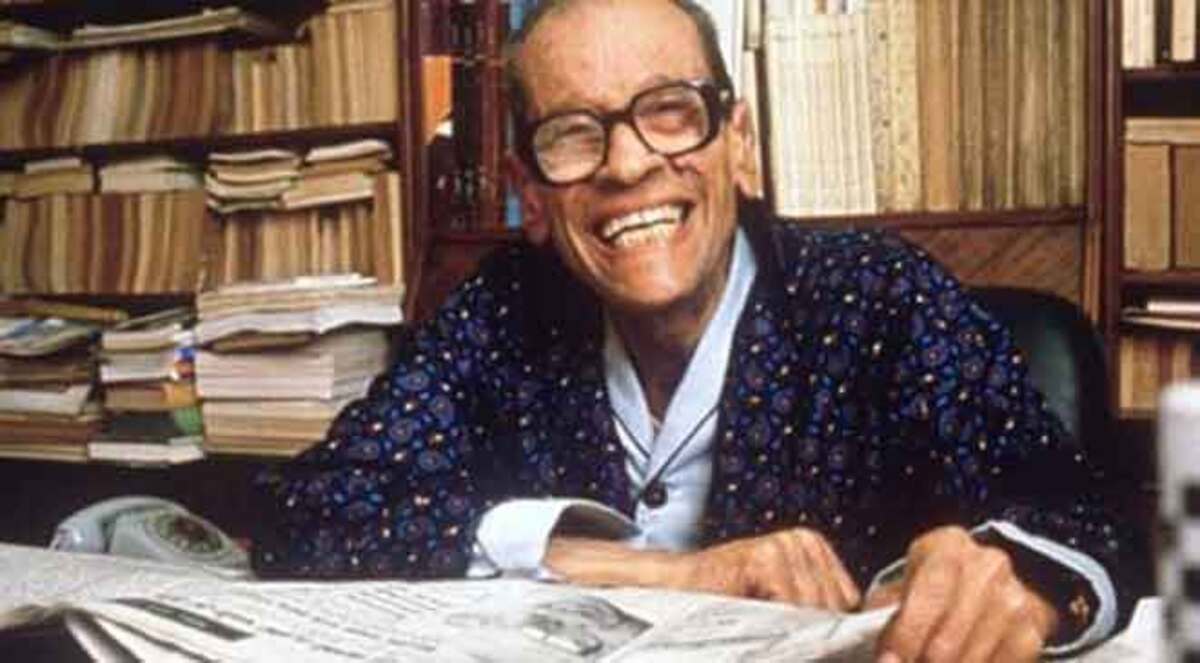 نجيب محفوظ: التنكّر للأب