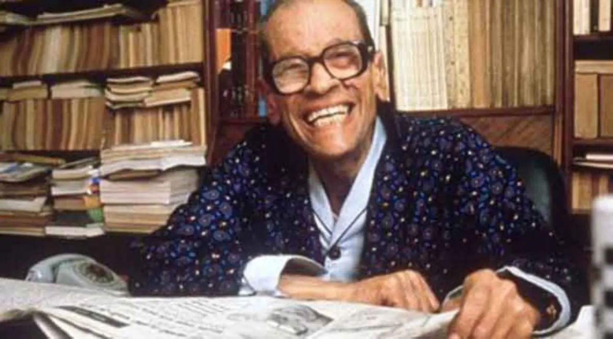 نجيب محفوظ: التنكّر للأب