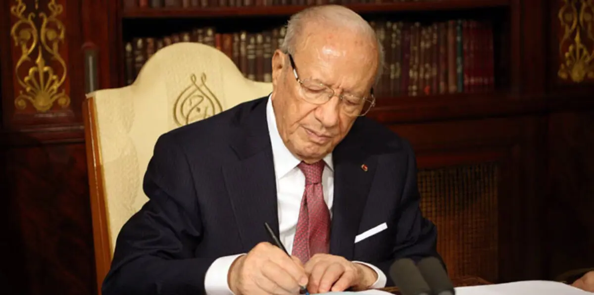 مقربون من السبسي ينصحونه بتشكيل حكومة جديدة برئاسة الجويني