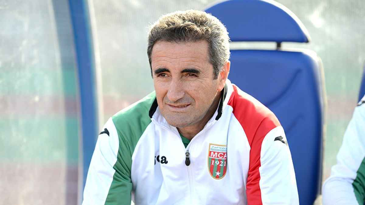 وفاة جمال مناد.. من هو أسطورة الكرة الجزائرية الراحل؟