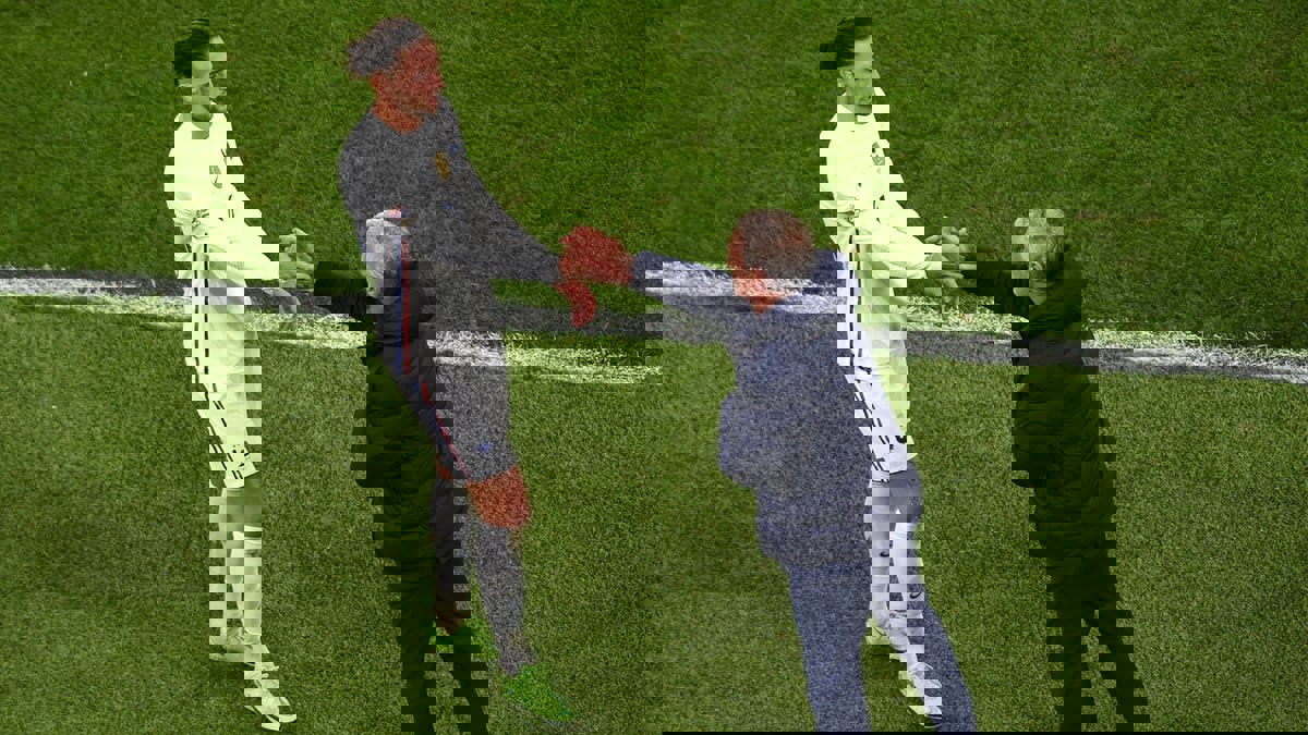 كورونا يحرم آدريان رابيو من المشاركة بمباراة فرنسا وإسبانيا في نهائي دوري الأمم الأوروبية