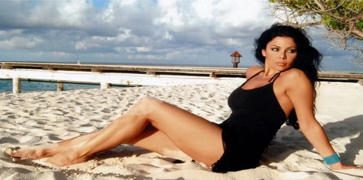 هيفاء وهبي تتبرّأ من أفعال شقيقتها "الفاضحة" (فيديو)