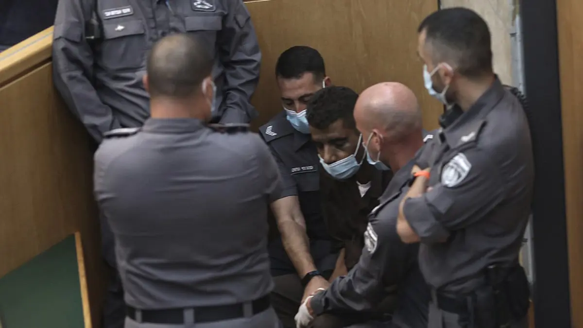 إسرائيل تحقق في الاعتداء على الأسير الفلسطيني زكريا الزبيدي