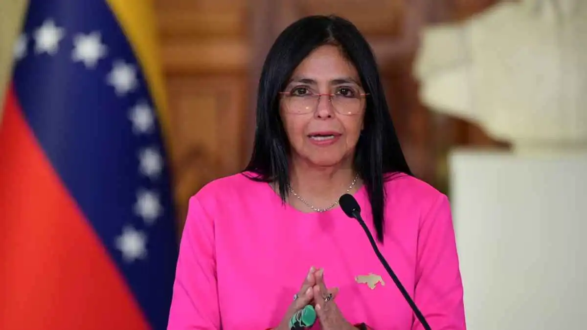 بعد شهر من الإطاحة بمادورو.. الرئيسة الفنزويلية تفتح الباب لشركات نفط أجنبية