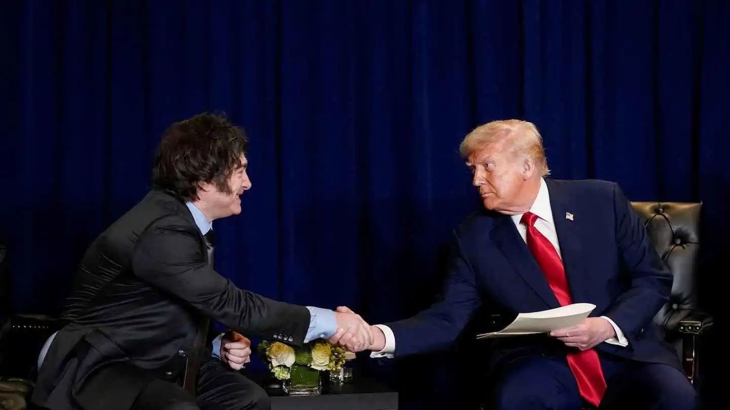 شريان حياة من جيوب الأمريكيين.. "حزمة إنقاذ" الأرجنتين تثير الجدل في واشنطن