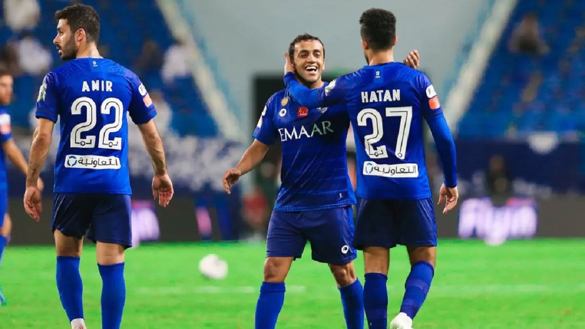 الزعيم العالمي يعود للمحلية: الموعد والقنوات الناقلة والتشكيل .. كل ما تريد معرفته عن مباراة الهلال والحزم