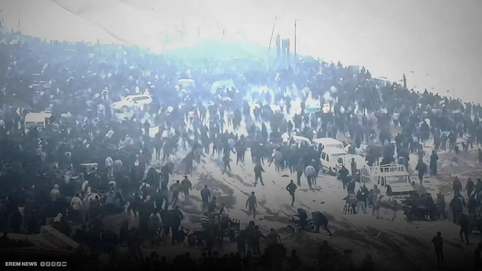 مشاهد صادمة.. جوعى غزة يقتحمون مستودعا بحثًا عن الطعام (فيديو إرم)