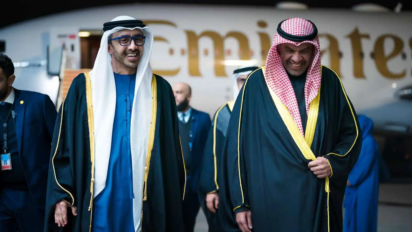 عبدالله بن زايد يصل الكويت في زيارة عمل