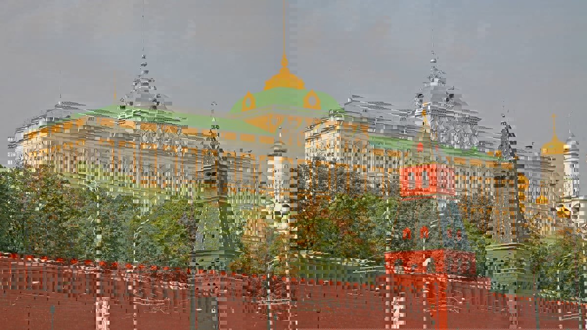 الكرملين يتوقع أن يطول أمد "الحرب الهجينة" بين روسيا والغرب