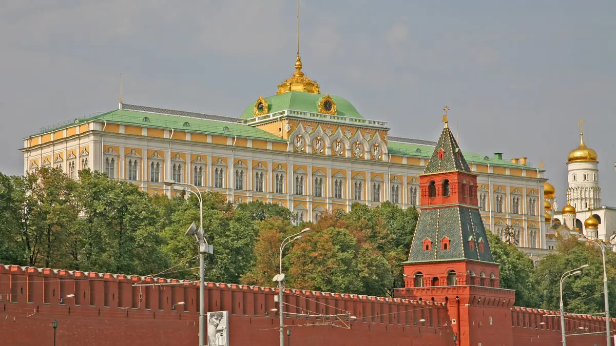الكرملين يتوقع أن يطول أمد "الحرب الهجينة" بين روسيا والغرب