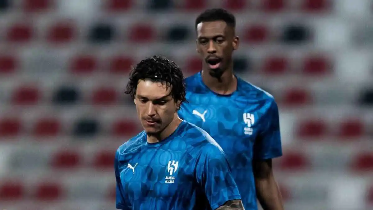 بنزيما كلمة السر.. 4 عوامل دفعت الهلال للقرار الحاسم ضد نونيز