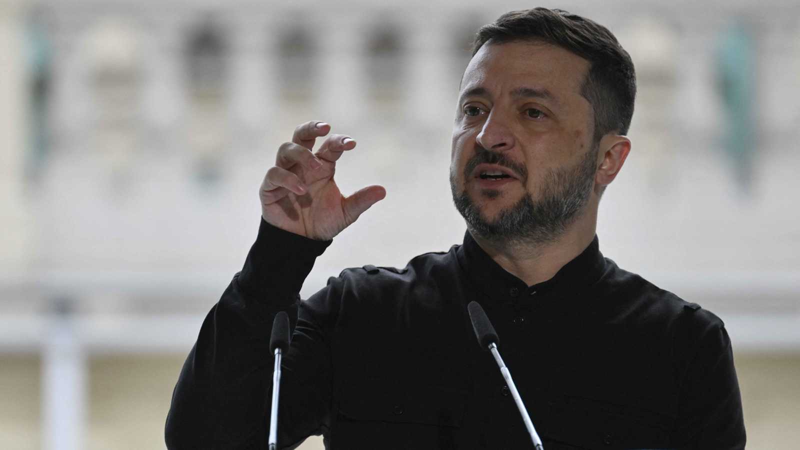 زيلينسكي ناقش مع المبعوث الأمريكي عقوبات محتملة على روسيا