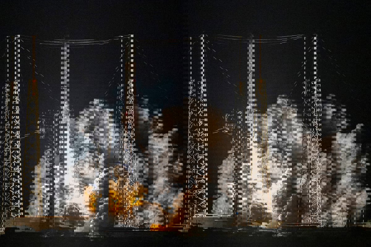 فقدان أثر مركبة هبوط قمرية بعد دخولها الغلاف الجوي للأرض
