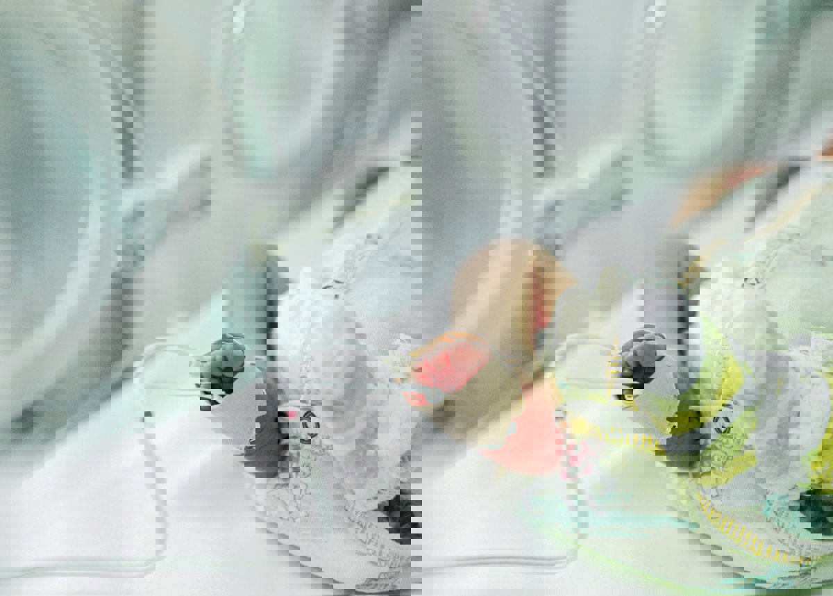 محاكمة أب حاول تسميم طفلته الرضيعة بعد يوم من ولادتها