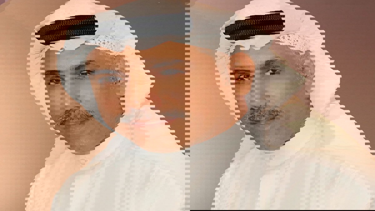 الشاعر الإماراتي عادل خزام يصدر ديوان "الربيع العاري"‎‎
