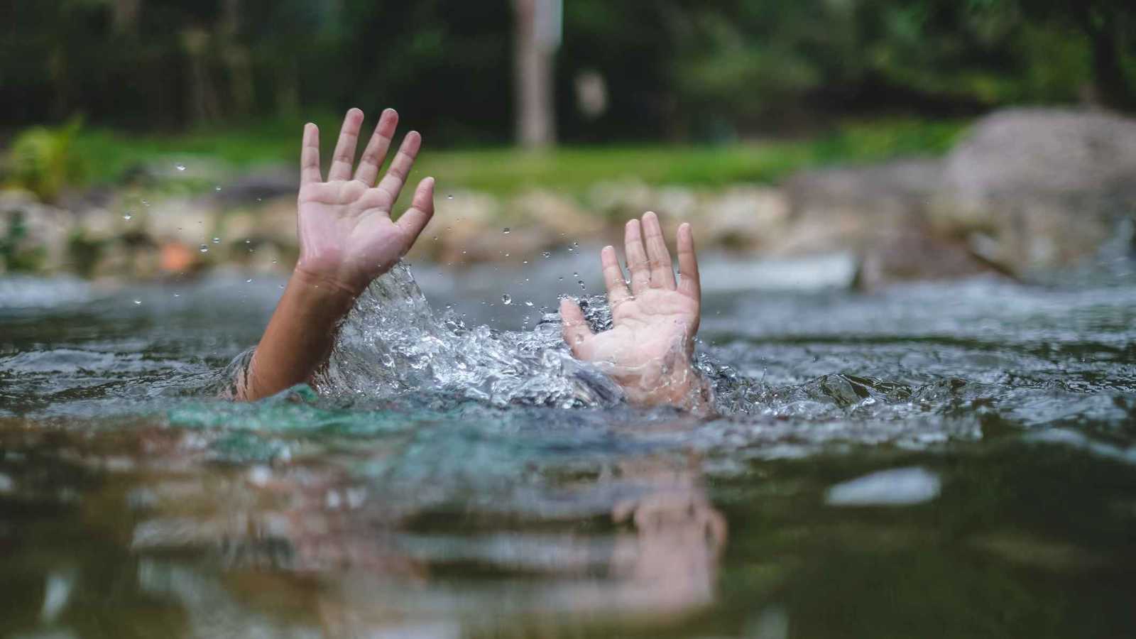 مصر.. مصرع طفل أثناء محاولته استعادة حذائه من النيل