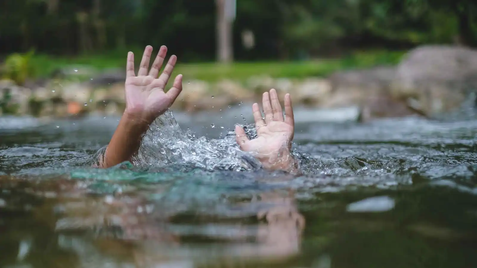 مصر.. مصرع طفل أثناء محاولته استعادة حذائه من النيل