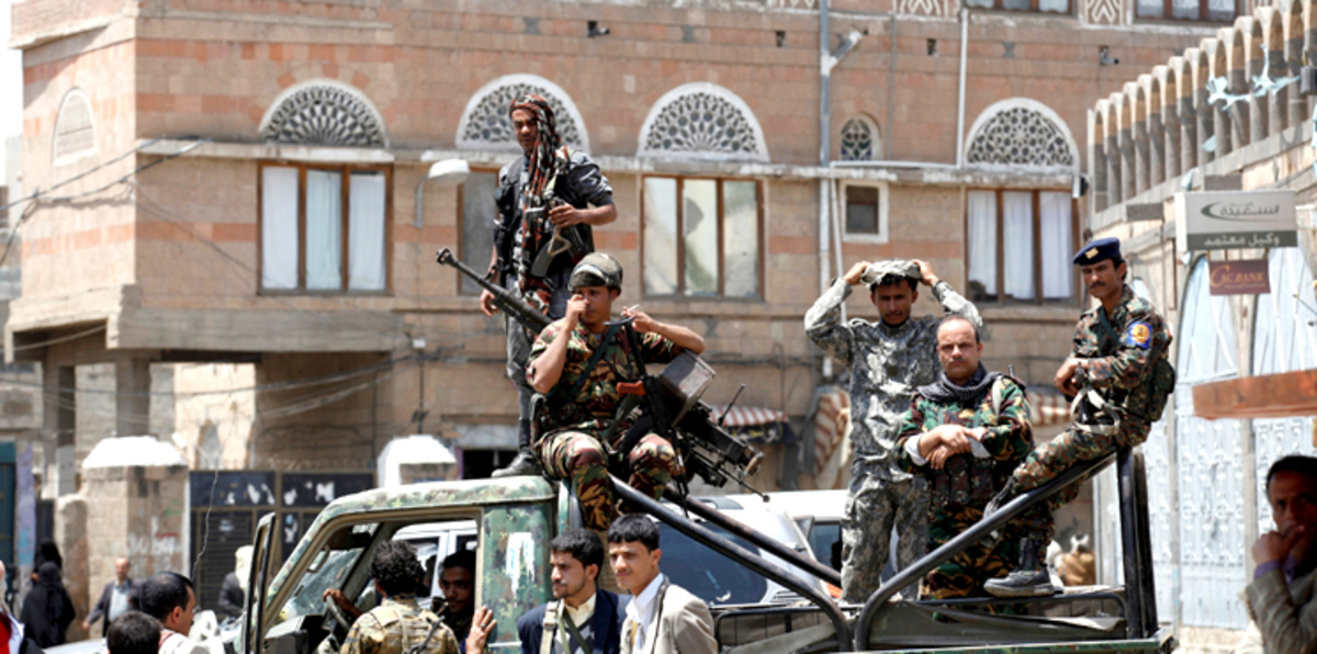 الحوثيون يجددون رفضهم للمشاورات قبل فتح مطار صنعاء