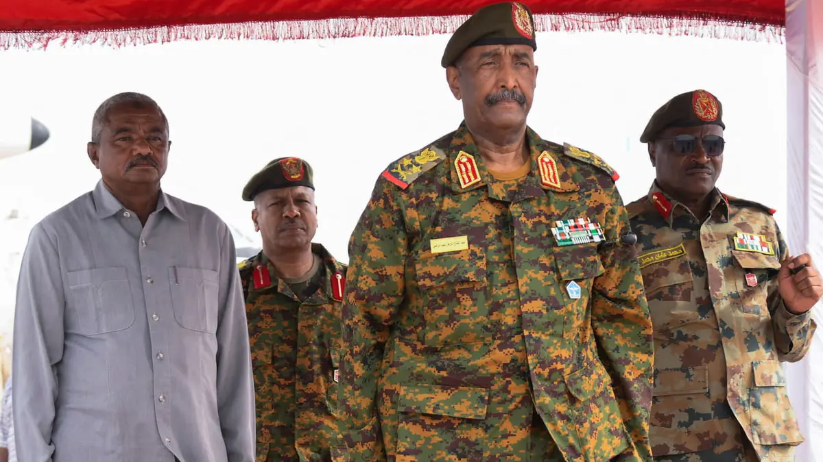 البرهان يصل جوبا ويبحث مع سلفا كير تطورات أزمة السودان