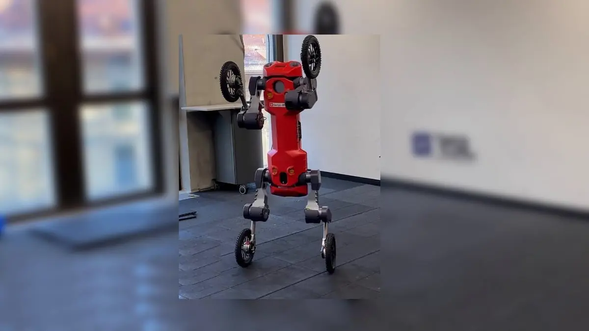 يصعد السلالم ويخوض سباق سيارات.. روبوت سويسري بقدرات استثنائية