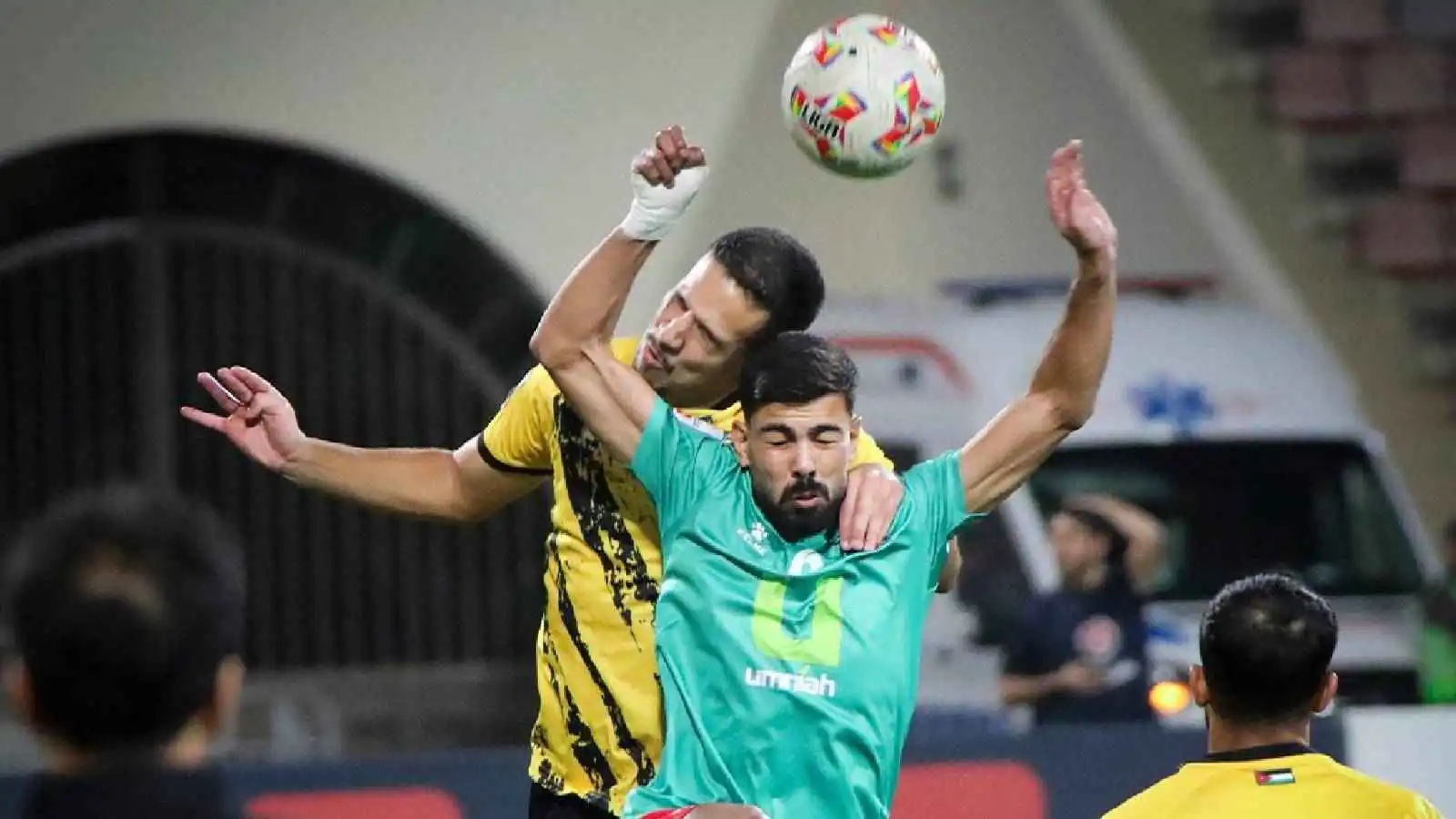 الوحدات يصالح جماهيره ويتخطى الحسين إربد في الدوري الأردني (فيديو)