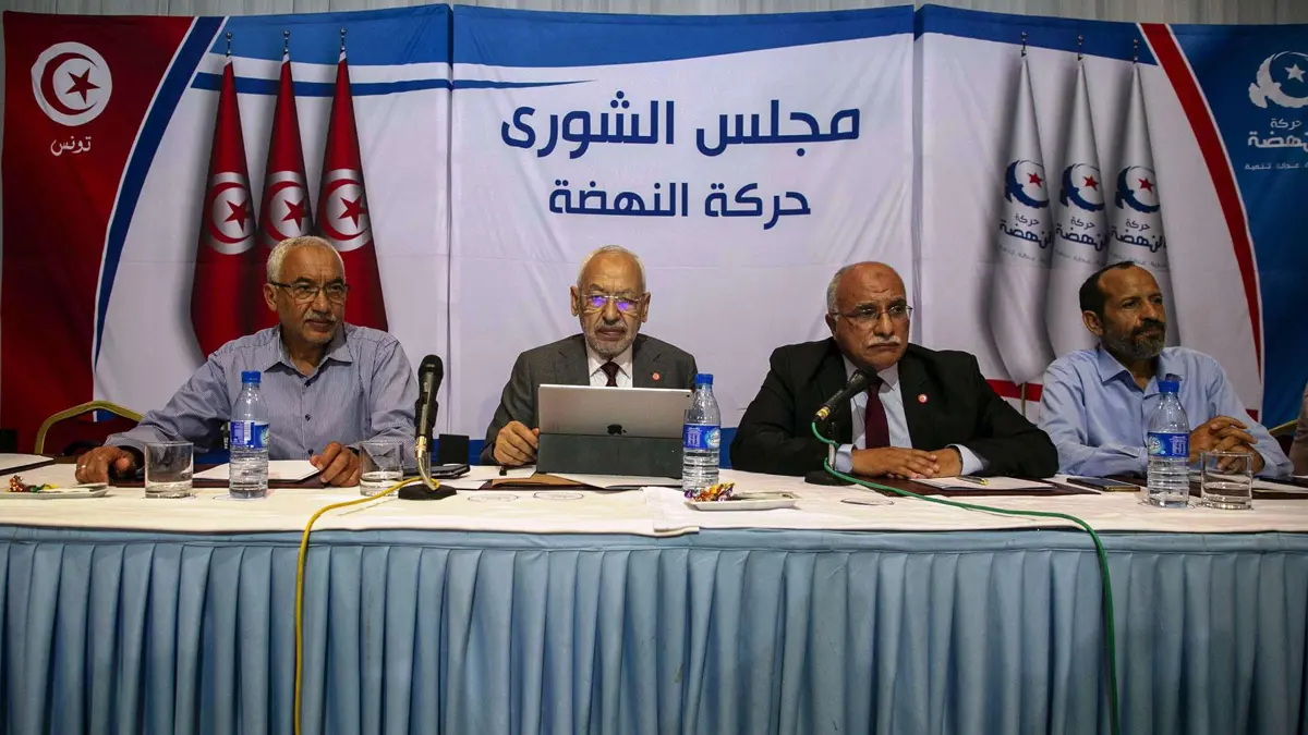 تونس.. مجلس شورى النهضة "ينذر" الفخفاخ