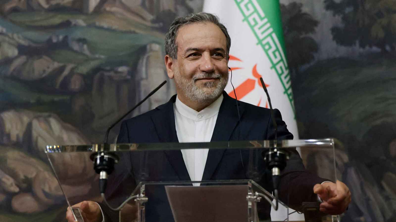 عراقجي ينتقد "تكرار الأكاذيب" حول المشروع النووي الإيراني