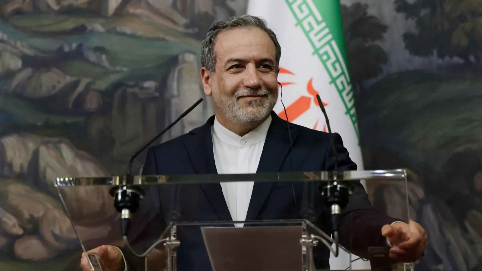 عراقجي ينتقد "تكرار الأكاذيب" حول المشروع النووي الإيراني