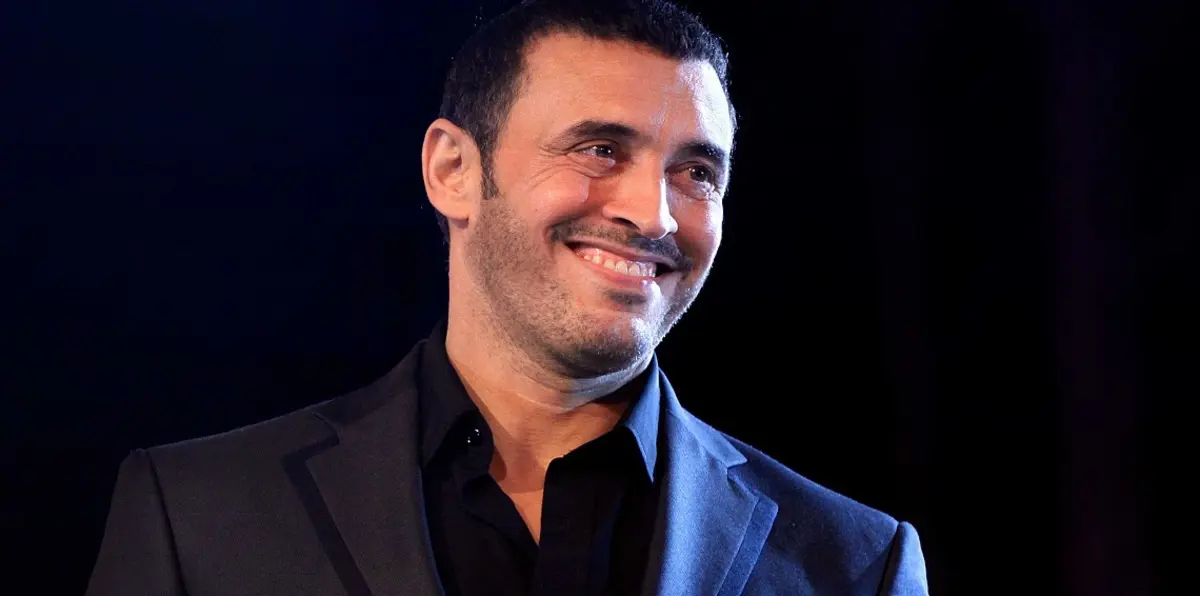 بعد شائعة انفصاله عن خطيبته.. فتاة في حياة كاظم الساهر تثير الجدل (صور)