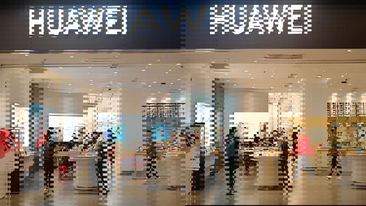تقرير: "هواوي" تبني شبكة "سرية" لصناعة الرقائق
