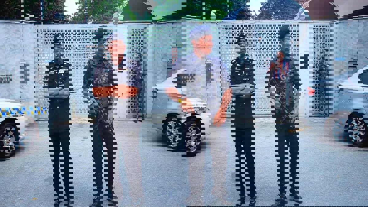 ماليزيا تعتقل 8 أشخاص بتهمة التخطيط لاغتيال الملك