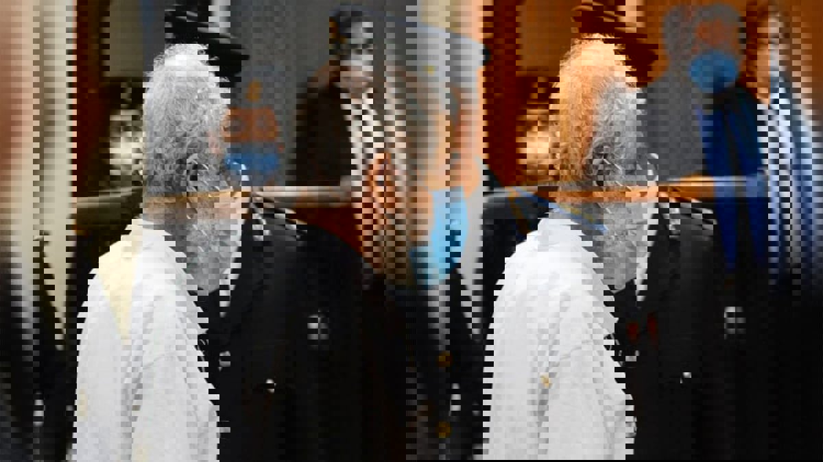 مصر.. حكم بالمؤبد على محمود عزت في قضية "اقتحام الحدود الشرقية"