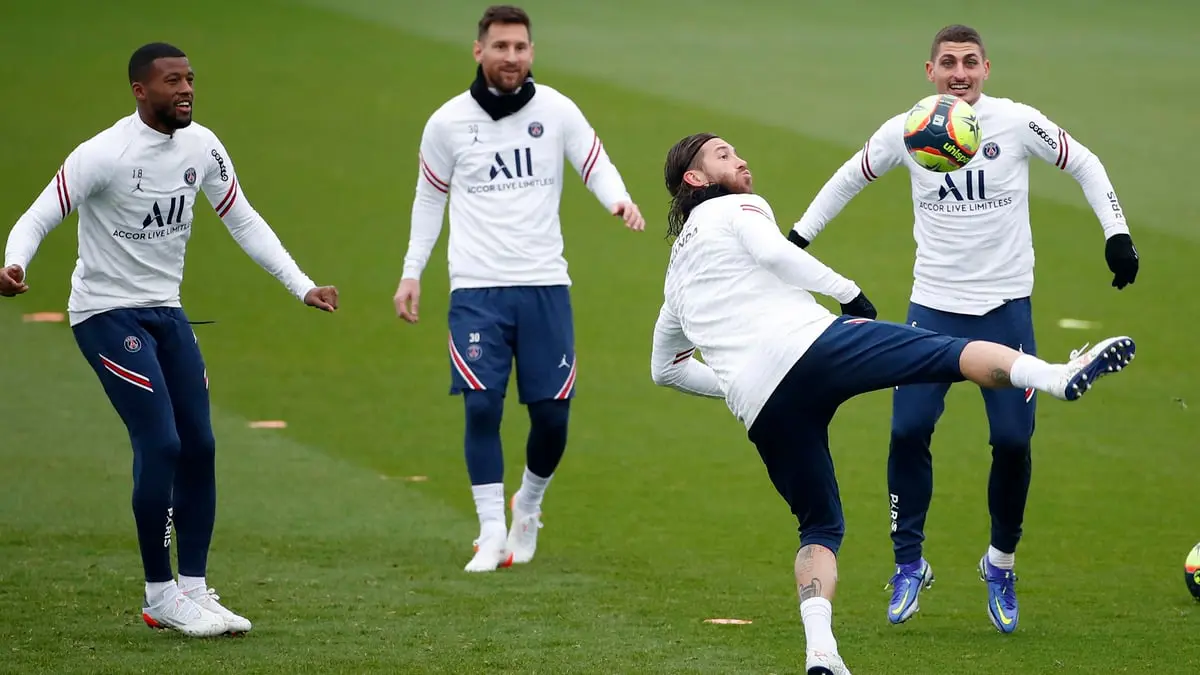 غياب فيراتي وفينالدوم عن باريس سان جيرمان أمام مانشستر سيتي