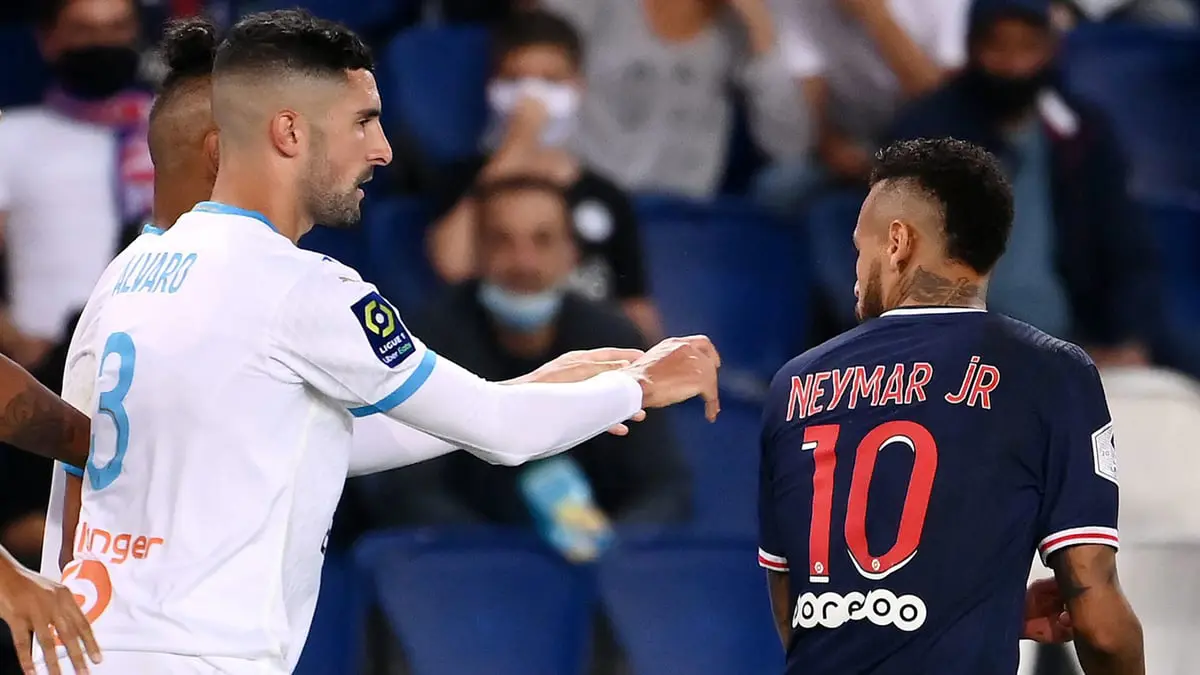 رودي غارسيا مدرب النصر يطلب التعاقد مع المدافع الإسباني ألفارو غونزاليس