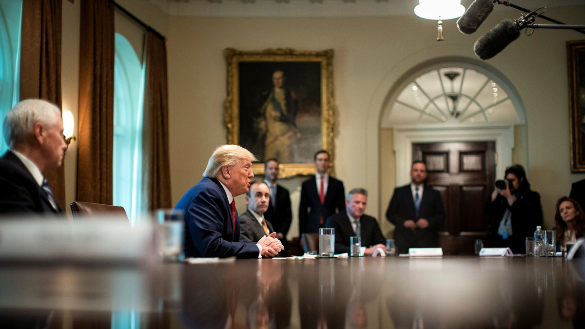 أزمة كورونا تعيد معركة ترامب ضد وسائل الإعلام إلى الواجهة